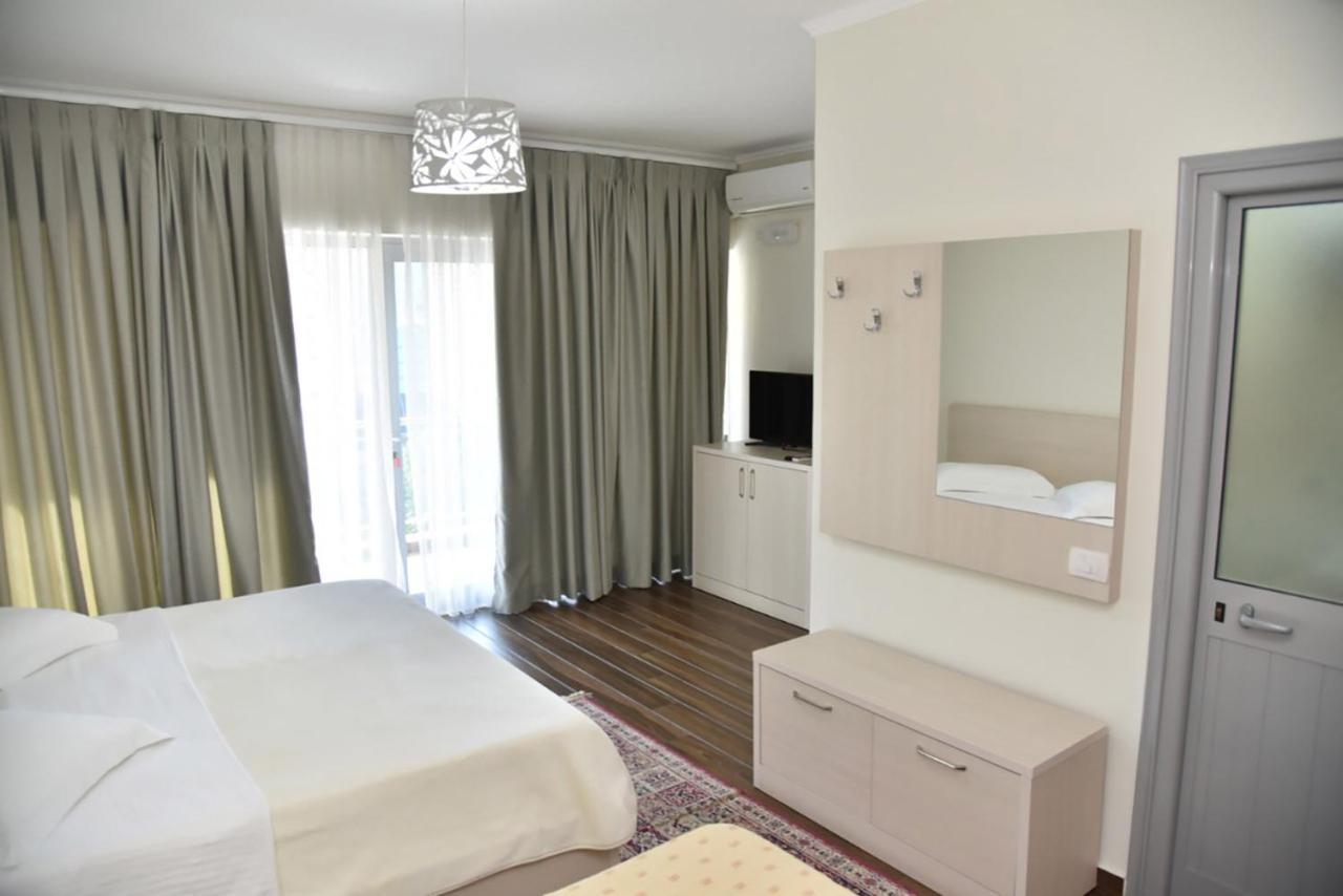 Hotel Imperiale Durres Exterior photo