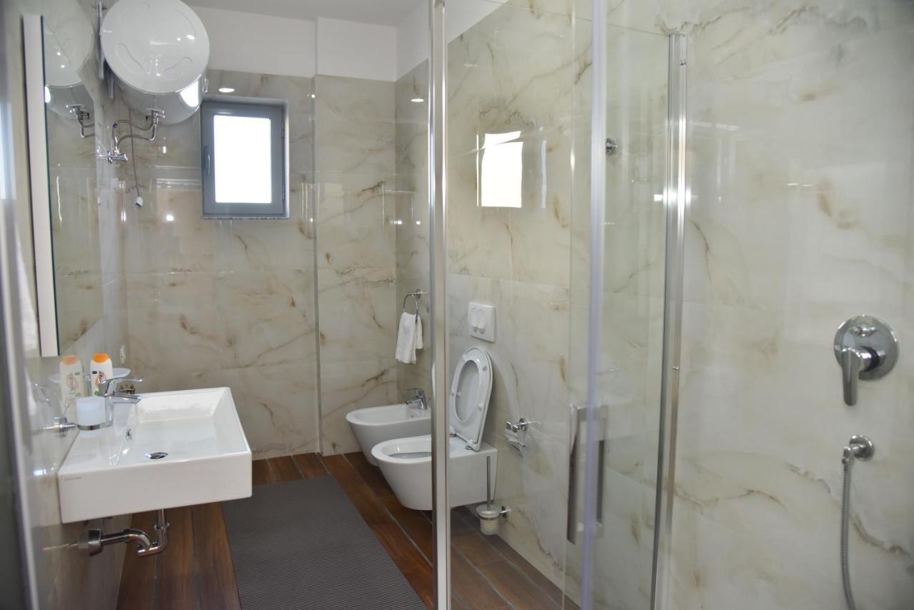 Hotel Imperiale Durres Exterior photo