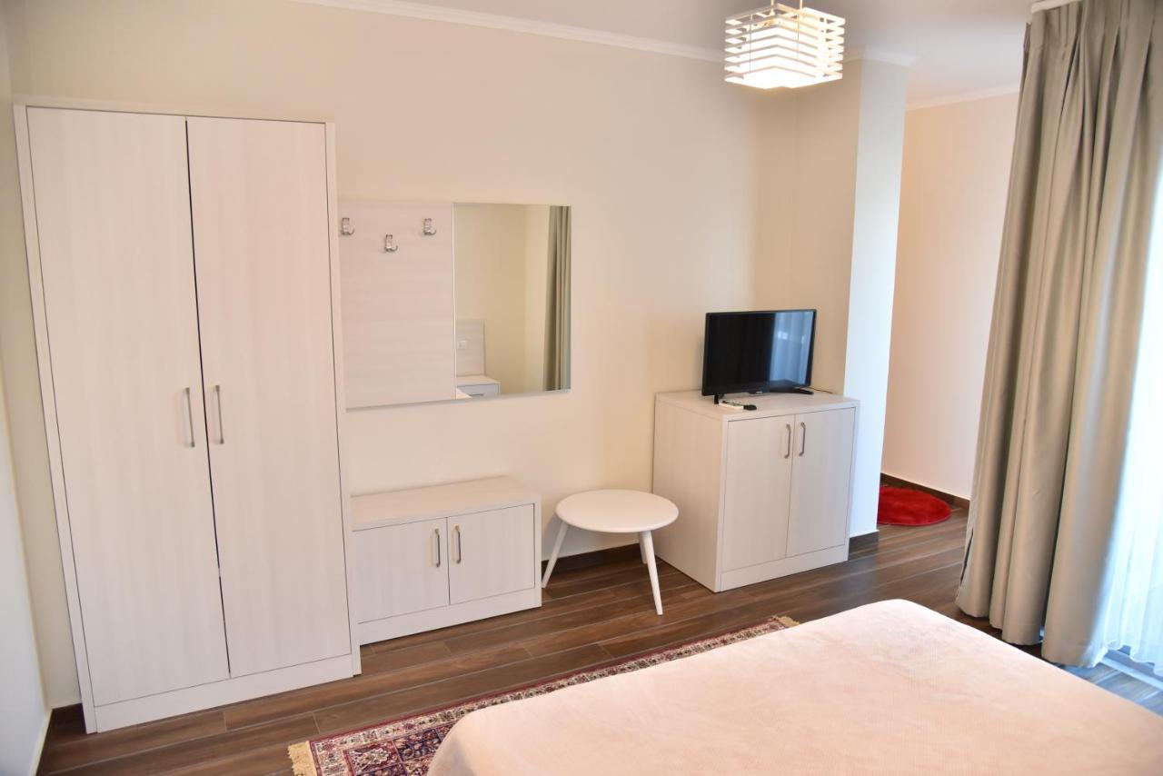 Hotel Imperiale Durres Exterior photo